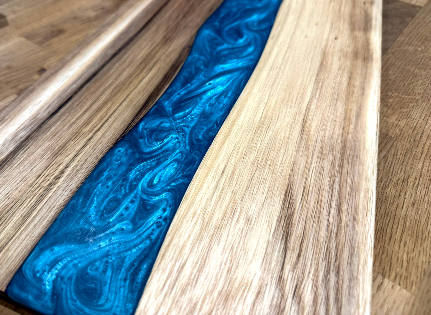 Large Acacia Wood Serving Board with Deep Blue Resin River Inlay – 47x24cm Cutting Board